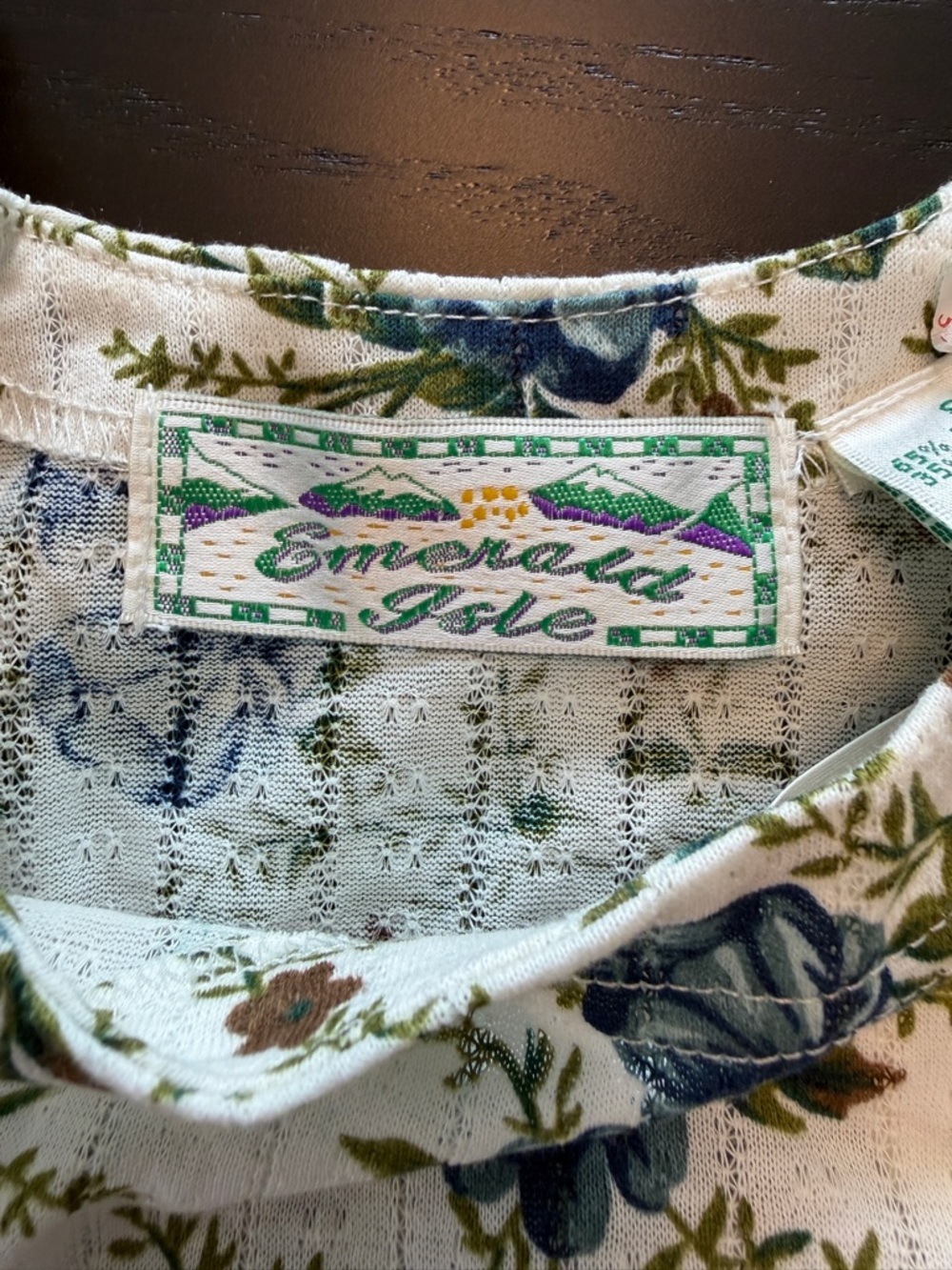 Women's White Short Sleeve Tee with Blue Floral Print B1 - Picture 4 of 7